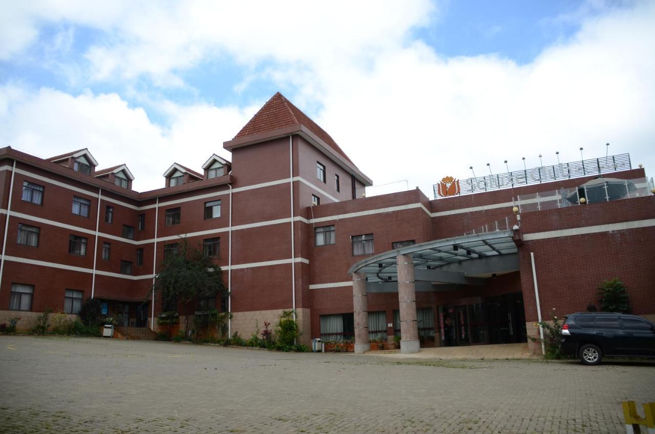 Soluxe Club International Hotel Nairobi Exterior photo