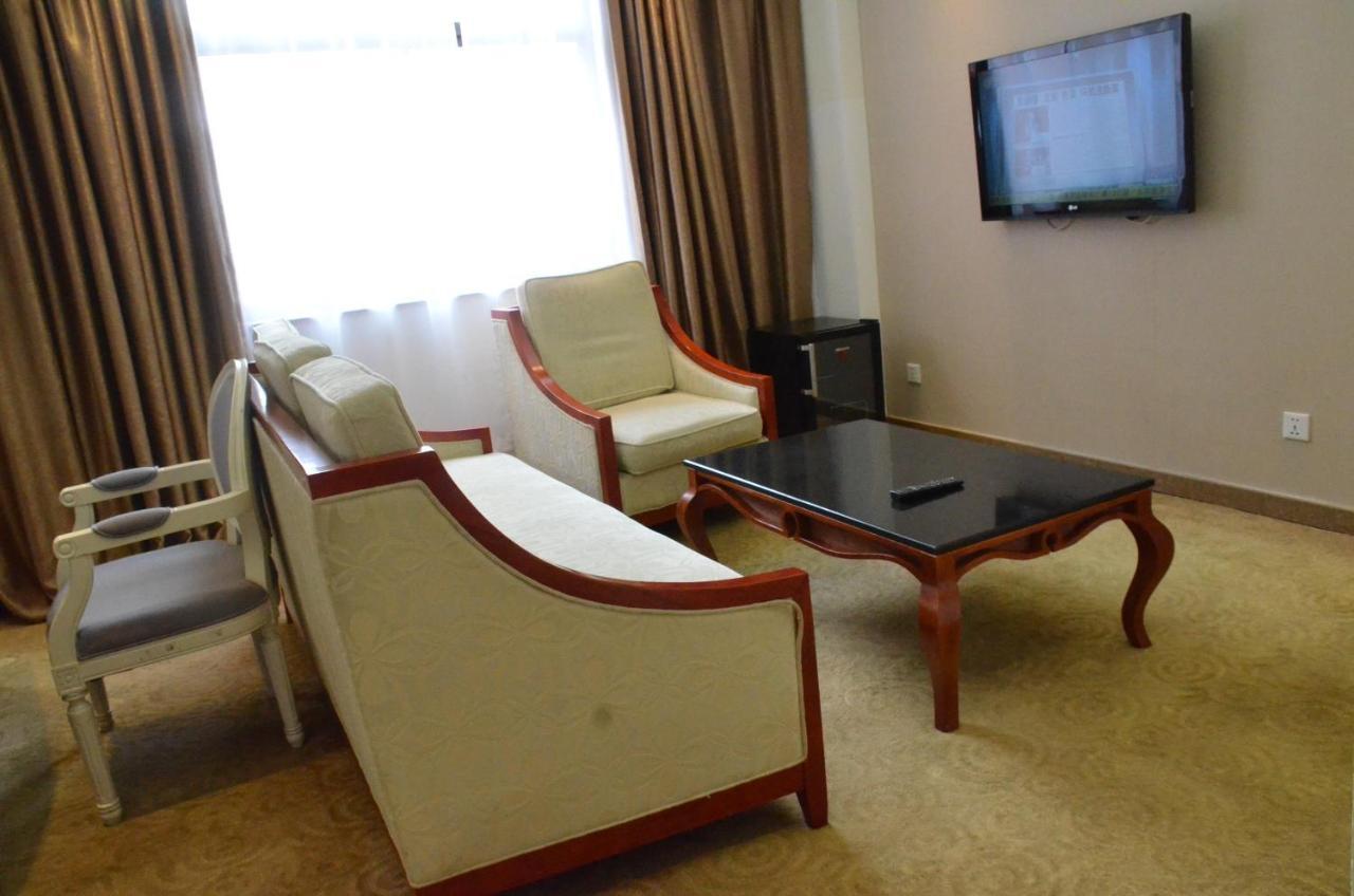 Soluxe Club International Hotel Nairobi Exterior photo
